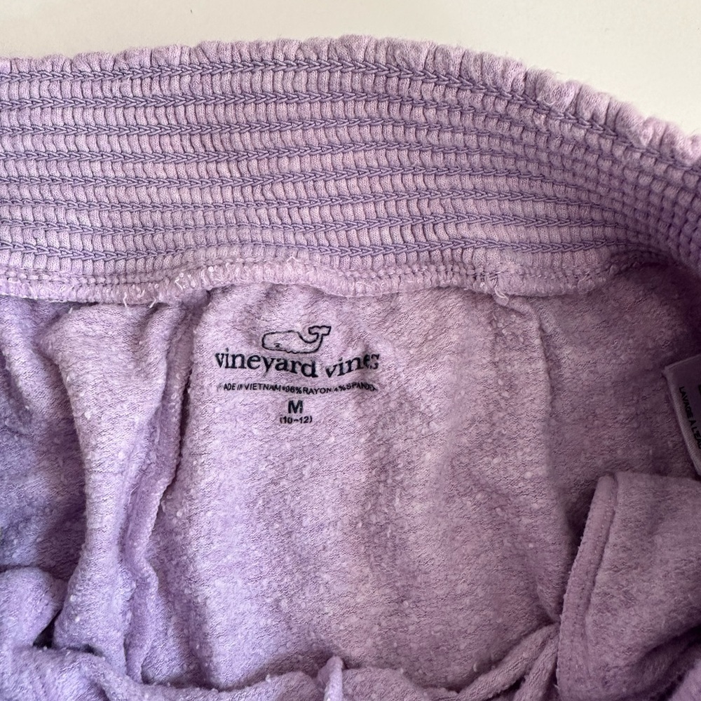 Vineyard Vines girls hoodie and matching shorts - Picture 3 of 4